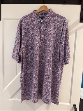 NWOT Short-Sleeve Star pattern with Red, Blue & White 4th of July shirt